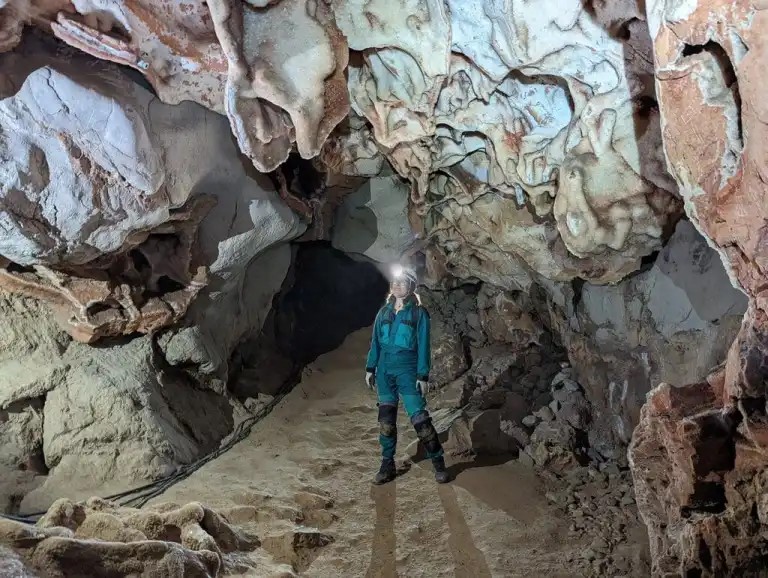 Caves You Can Visit South Dakota's Bethlehem Cave.