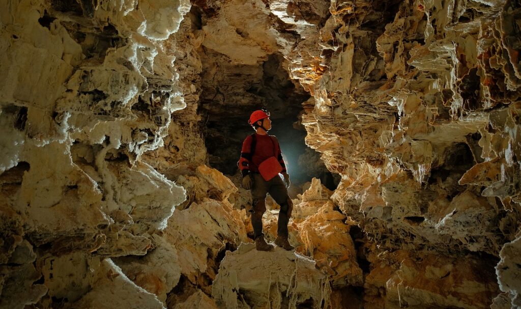 wind cave explorer online